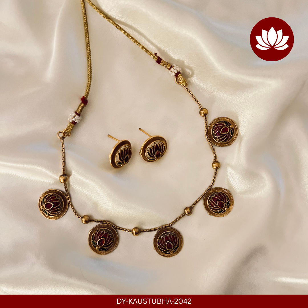 Tamara Series: Simple Lotus in Circle Necklace and Earring Set